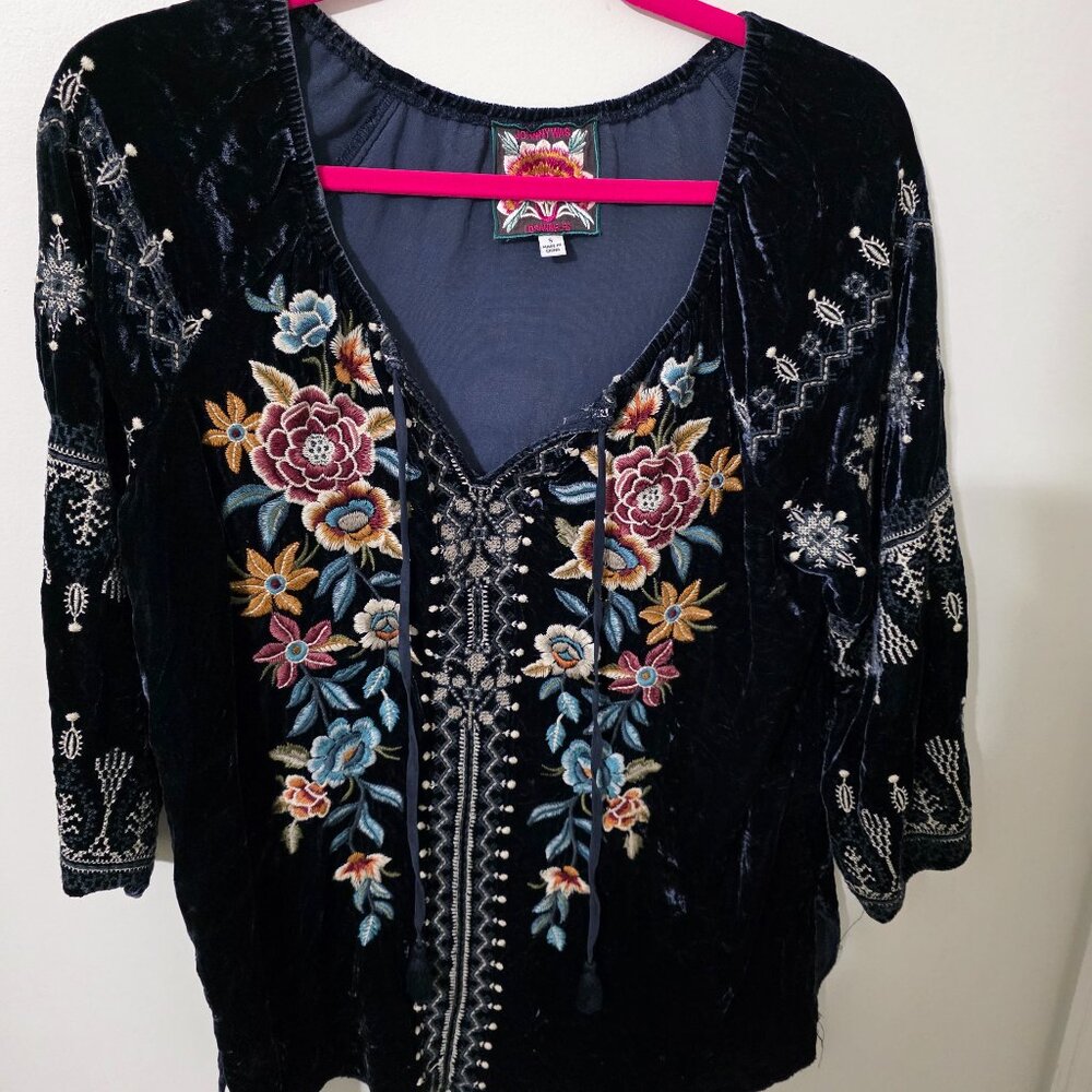 Johnny Was Eleni Velvet Peasant Blouse Embroidered Floral Top. Size Small